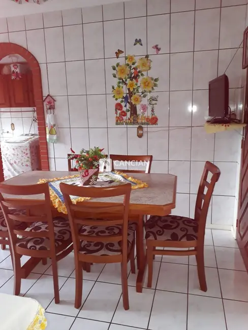 Foto 5 de Apartamento com 3 quartos à venda, 124m2 em Nossa Senhora de Lourdes, Santa Maria - RS