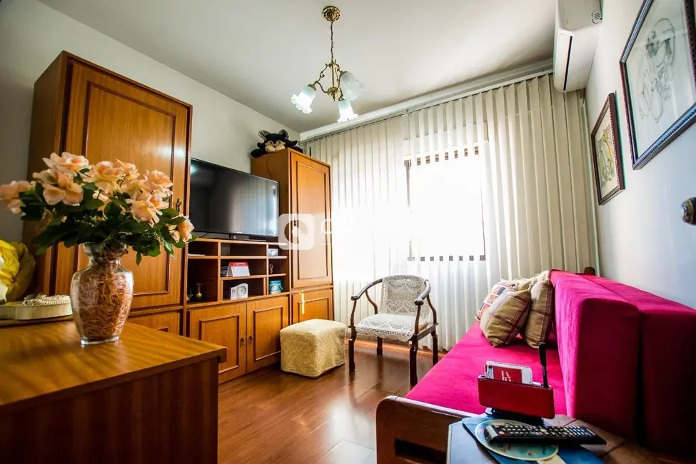 Apartamento com 3 quartos à venda, 140m2 em Centro, Santa Maria - RS - imagem 5 Foto 5 de Apartamento com 3 quartos à venda, 140m2 em Centro, Santa Maria - RS