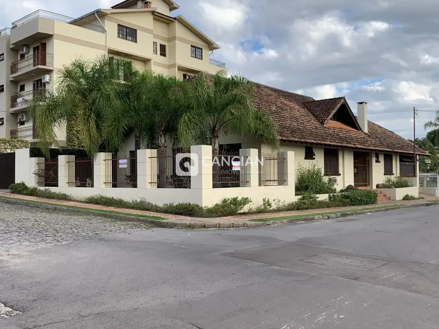 Foto 1 de Casa com 4 quartos à venda, 380m2 em Nossa Senhora de Lourdes, Santa Maria - RS