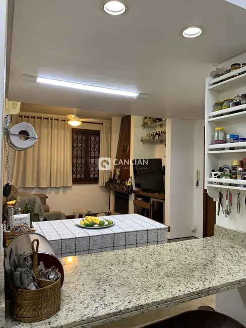 Casa com 4 quartos à venda, 380m2 em Nossa Senhora de Lourdes, Santa Maria - RS - imagem 8 Foto 8 de Casa com 4 quartos à venda, 380m2 em Nossa Senhora de Lourdes, Santa Maria - RS