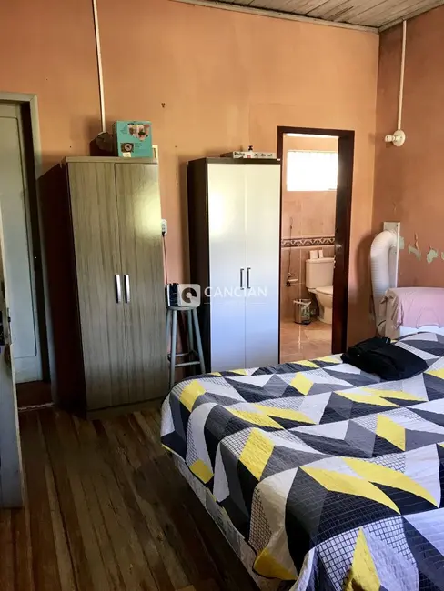 Casa com 4 quartos à venda, 187m2 em Itararé, Santa Maria - RS - imagem 5 Foto 5 de Casa com 4 quartos à venda, 187m2 em Itararé, Santa Maria - RS