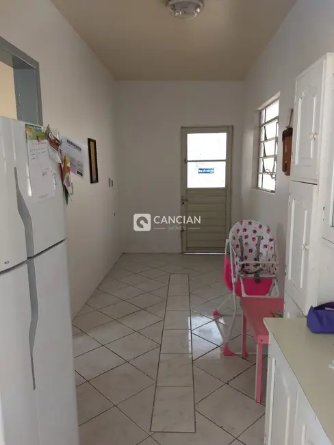 Casa com 6 quartos à venda, 215m2 em Centro, Santa Maria - RS - imagem 5 Foto 5 de Casa com 6 quartos à venda, 215m2 em Centro, Santa Maria - RS