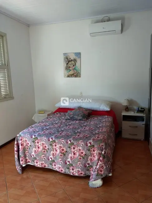 Casa com 6 quartos à venda, 215m2 em Centro, Santa Maria - RS - imagem 9 Foto 9 de Casa com 6 quartos à venda, 215m2 em Centro, Santa Maria - RS