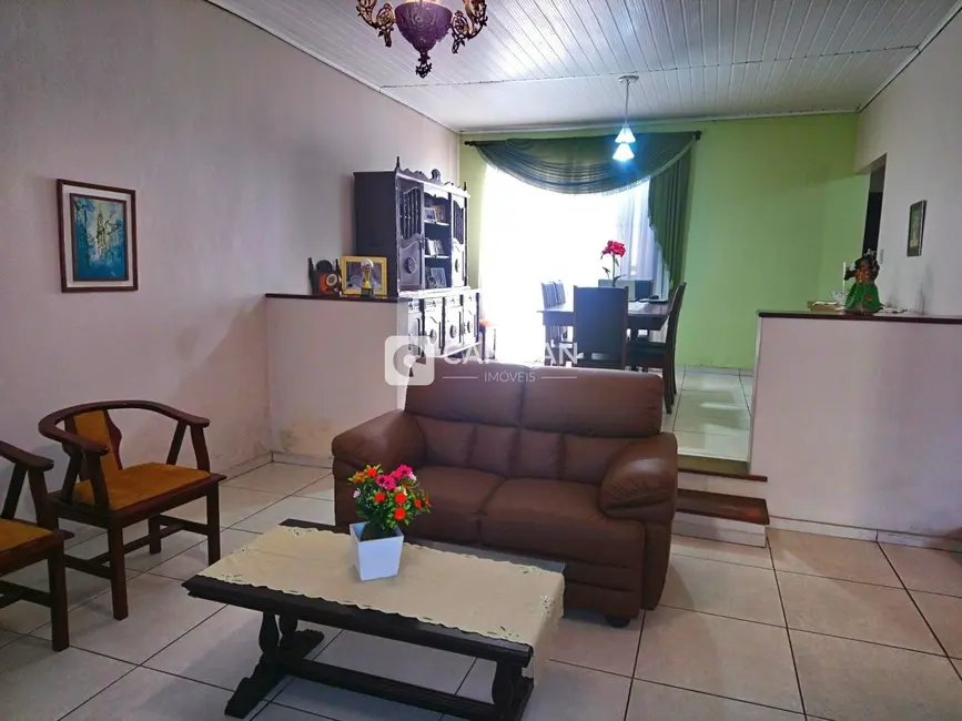 Casa com 3 quartos à venda, 175m2 em Nossa Senhora de Lourdes, Santa Maria - RS - imagem 3 Foto 3 de Casa com 3 quartos à venda, 175m2 em Nossa Senhora de Lourdes, Santa Maria - RS