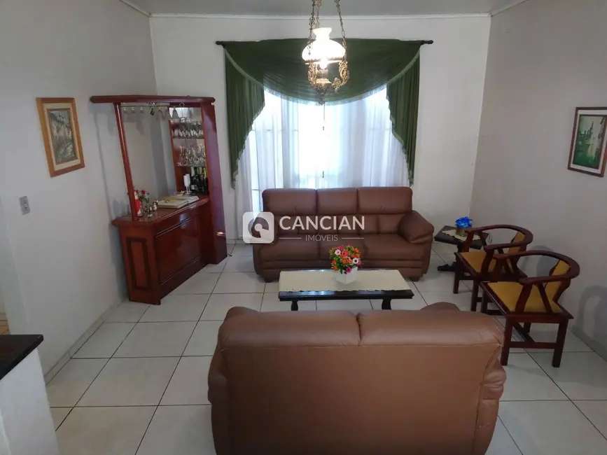 Casa com 3 quartos à venda, 175m2 em Nossa Senhora de Lourdes, Santa Maria - RS - imagem 4 Foto 4 de Casa com 3 quartos à venda, 175m2 em Nossa Senhora de Lourdes, Santa Maria - RS
