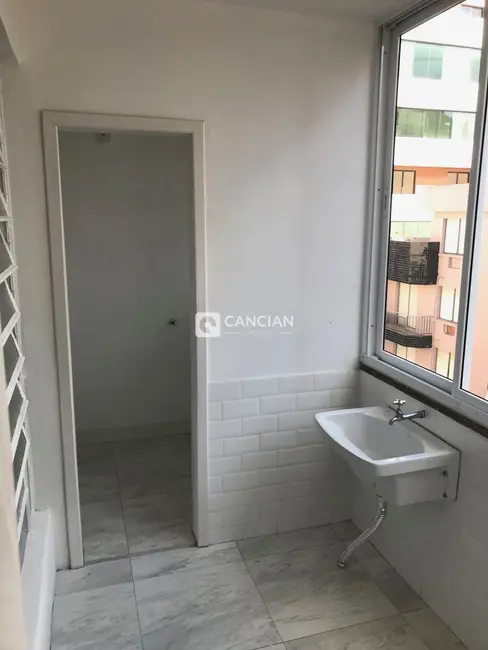Foto 7 de Apartamento com 3 quartos para alugar, 130m2 em Bonfim, Santa Maria - RS