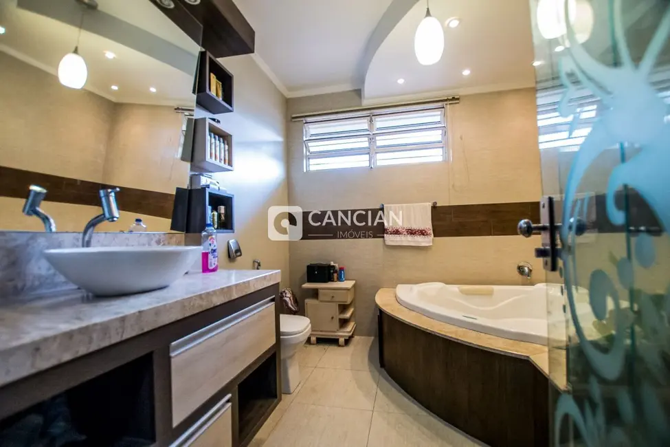 Casa com 4 quartos à venda, 398m2 em Nossa Senhora de Lourdes, Santa Maria - RS - imagem 8 Foto 8 de Casa com 4 quartos à venda, 398m2 em Nossa Senhora de Lourdes, Santa Maria - RS