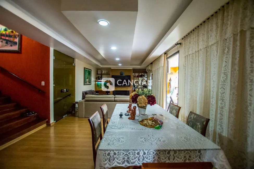 Casa com 4 quartos à venda, 398m2 em Nossa Senhora de Lourdes, Santa Maria - RS - imagem 3 Foto 3 de Casa com 4 quartos à venda, 398m2 em Nossa Senhora de Lourdes, Santa Maria - RS