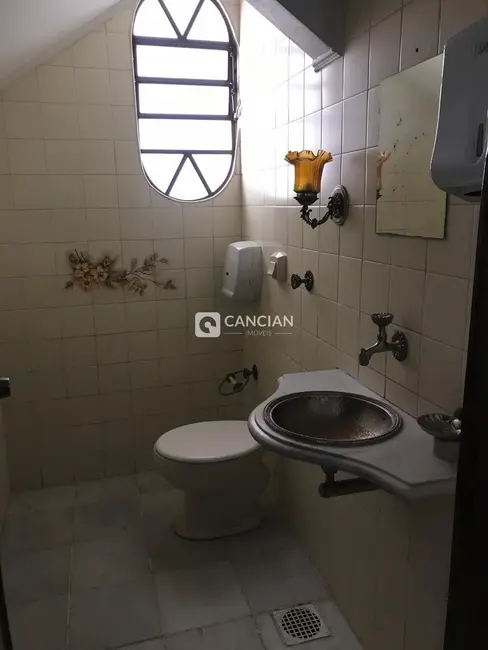 Casa com 4 quartos à venda, 272m2 em Centro, Santa Maria - RS - imagem 7 Foto 7 de Casa com 4 quartos à venda, 272m2 em Centro, Santa Maria - RS