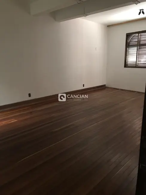 Casa com 4 quartos à venda, 272m2 em Centro, Santa Maria - RS - imagem 4 Foto 4 de Casa com 4 quartos à venda, 272m2 em Centro, Santa Maria - RS