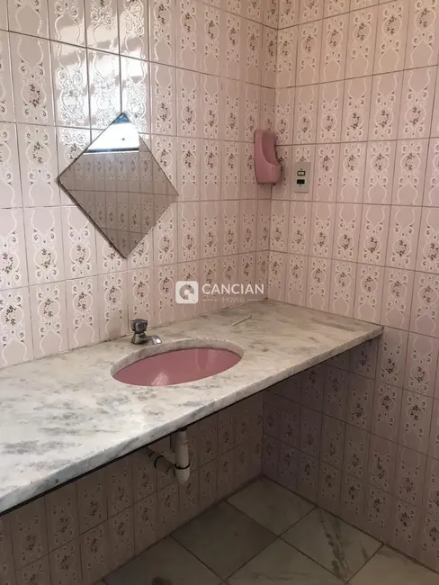 Casa com 4 quartos à venda, 272m2 em Centro, Santa Maria - RS - imagem 6 Foto 6 de Casa com 4 quartos à venda, 272m2 em Centro, Santa Maria - RS