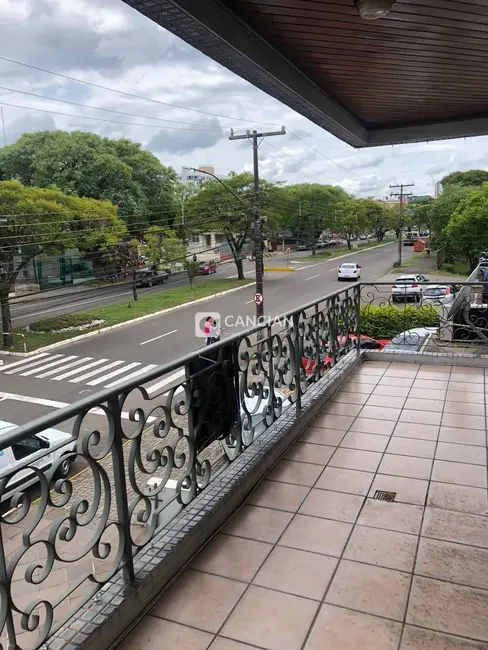 Apartamento com 3 quartos para alugar, 146m2 em Nossa Senhora Medianeira, Santa Maria - RS - imagem 4 Foto 4 de Apartamento com 3 quartos para alugar, 146m2 em Nossa Senhora Medianeira, Santa Maria - RS