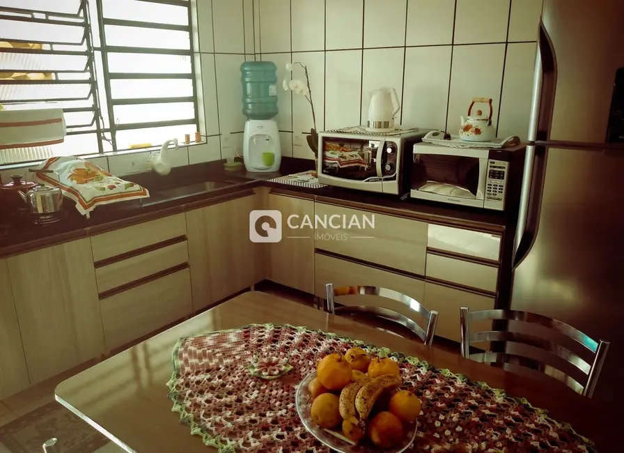 Casa com 3 quartos à venda, 182m2 em Tomazetti, Santa Maria - RS - imagem 4 Foto 4 de Casa com 3 quartos à venda, 182m2 em Tomazetti, Santa Maria - RS
