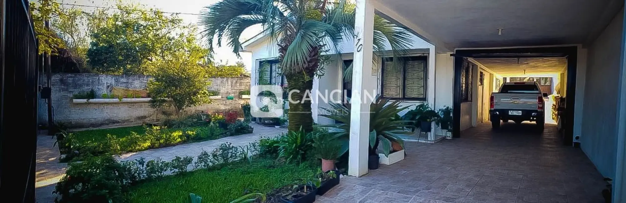 Foto 2 de Casa com 3 quartos à venda, 182m2 em Tomazetti, Santa Maria - RS