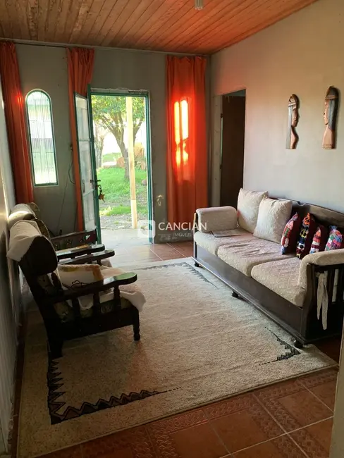 Foto 2 de Casa com 3 quartos à venda, 90m2 em Juscelino Kubitschek, Santa Maria - RS