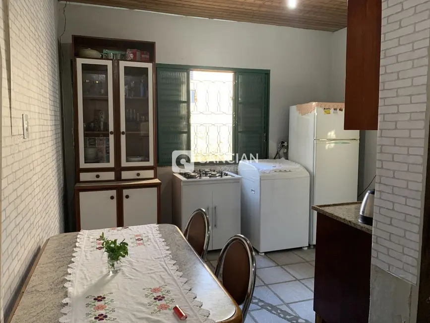 Casa com 3 quartos à venda, 90m2 em Juscelino Kubitschek, Santa Maria - RS - imagem 6 Foto 6 de Casa com 3 quartos à venda, 90m2 em Juscelino Kubitschek, Santa Maria - RS