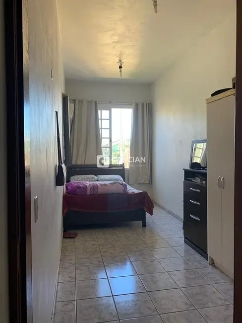 Casa com 4 quartos à venda, 150m2 em Camobi, Santa Maria - RS - imagem 5 Foto 5 de Casa com 4 quartos à venda, 150m2 em Camobi, Santa Maria - RS