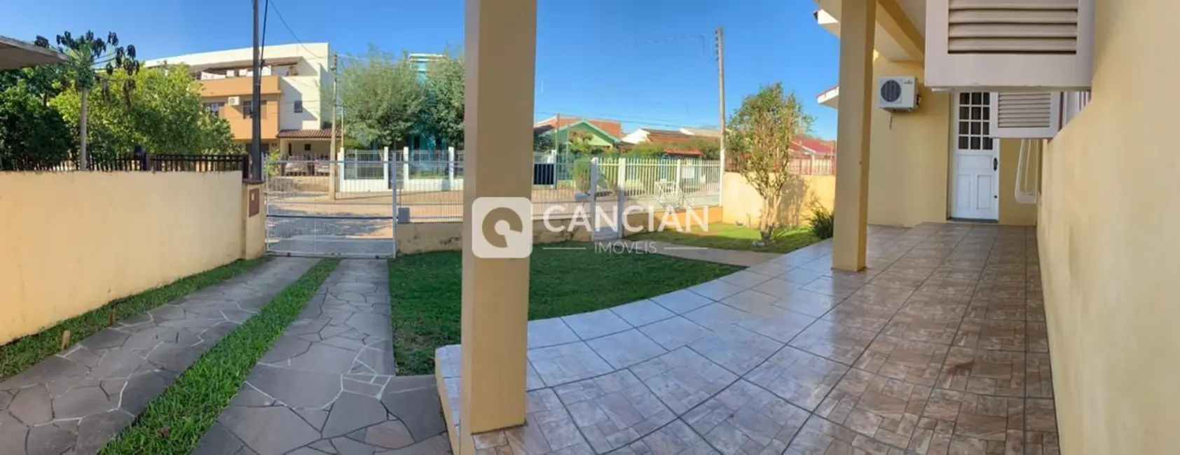 Casa com 4 quartos à venda, 150m2 em Camobi, Santa Maria - RS - imagem 2 Foto 2 de Casa com 4 quartos à venda, 150m2 em Camobi, Santa Maria - RS