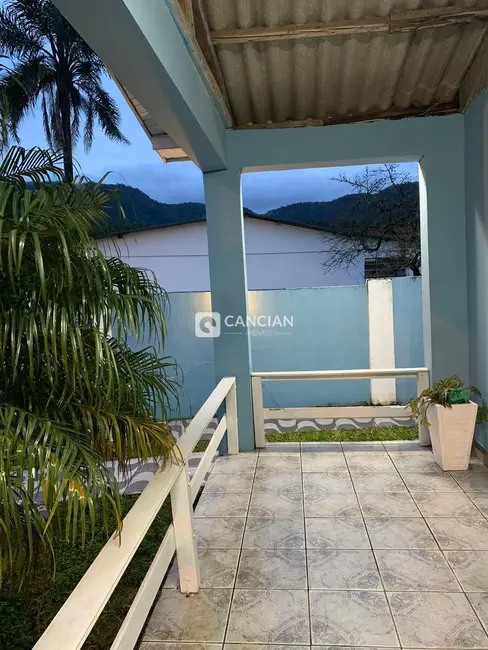 Foto 2 de Casa com 3 quartos à venda, 156m2 em Chácara das Flores, Santa Maria - RS