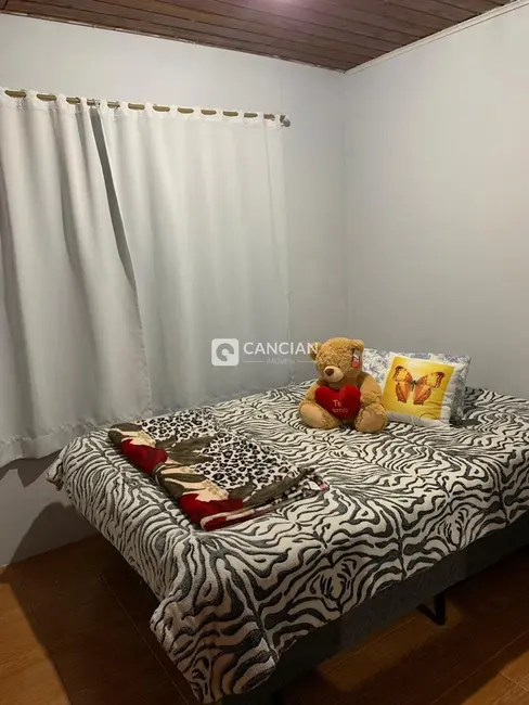 Casa com 3 quartos à venda, 156m2 em Chácara das Flores, Santa Maria - RS - imagem 9 Foto 9 de Casa com 3 quartos à venda, 156m2 em Chácara das Flores, Santa Maria - RS
