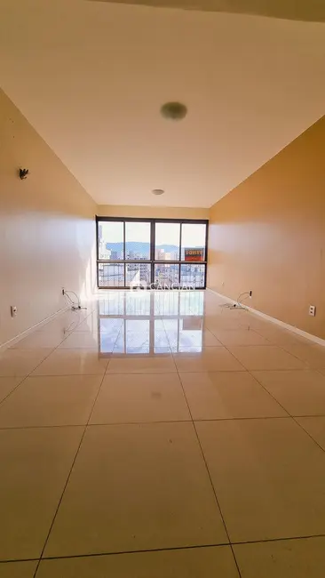 Apartamento com 3 quartos à venda, 118m2 em Centro, Santa Maria - RS - imagem 5 Foto 5 de Apartamento com 3 quartos à venda, 118m2 em Centro, Santa Maria - RS