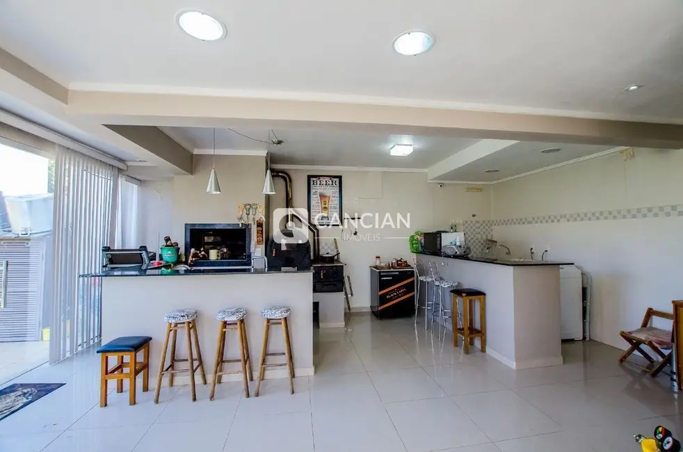 Casa com 3 quartos à venda, 268m2 em Camobi, Santa Maria - RS - imagem 4 Foto 4 de Casa com 3 quartos à venda, 268m2 em Camobi, Santa Maria - RS