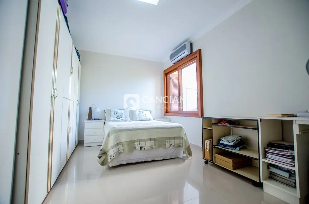 Casa com 3 quartos à venda, 268m2 em Camobi, Santa Maria - RS - imagem 7 Foto 7 de Casa com 3 quartos à venda, 268m2 em Camobi, Santa Maria - RS