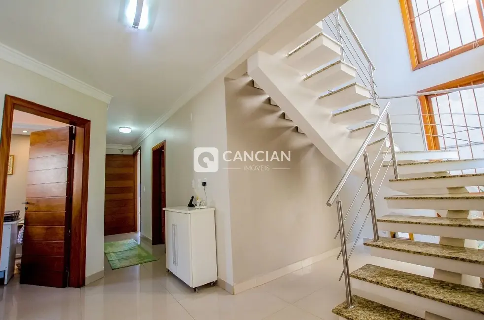 Casa com 3 quartos à venda, 268m2 em Camobi, Santa Maria - RS - imagem 2 Foto 2 de Casa com 3 quartos à venda, 268m2 em Camobi, Santa Maria - RS