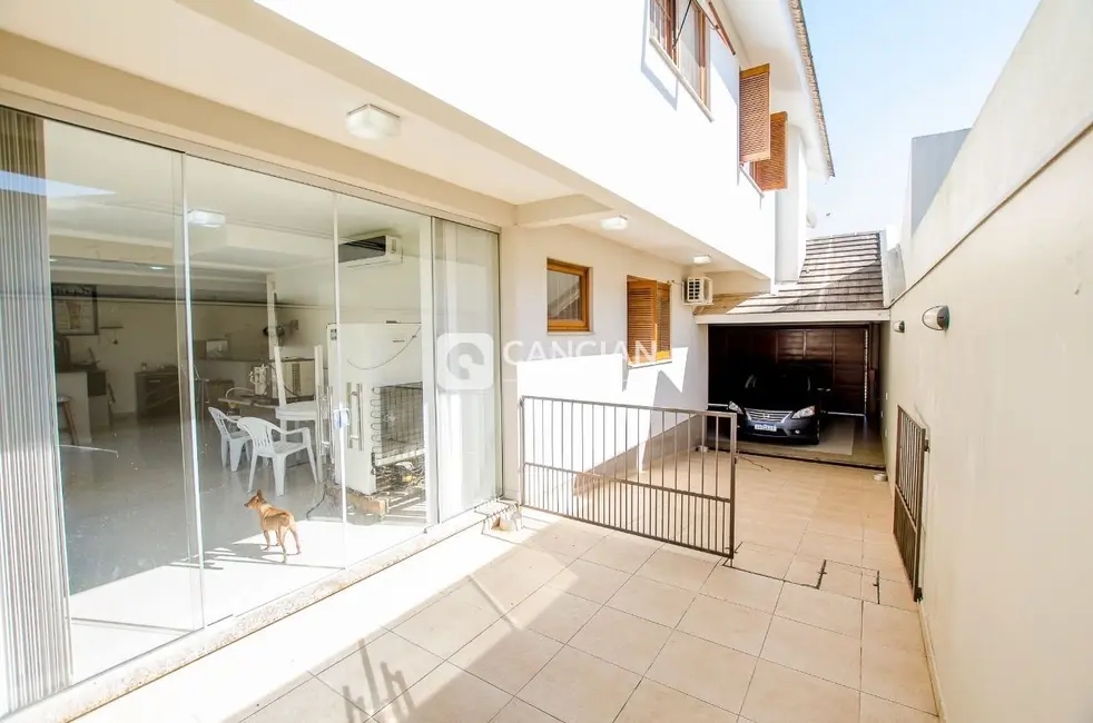 Casa com 3 quartos à venda, 268m2 em Camobi, Santa Maria - RS - imagem 6 Foto 6 de Casa com 3 quartos à venda, 268m2 em Camobi, Santa Maria - RS