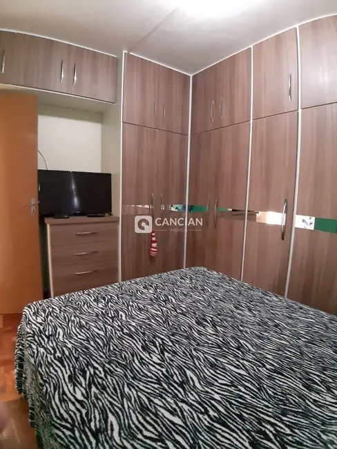 Casa com 4 quartos à venda, 180m2 em Carolina, Santa Maria - RS - imagem 8 Foto 8 de Casa com 4 quartos à venda, 180m2 em Carolina, Santa Maria - RS