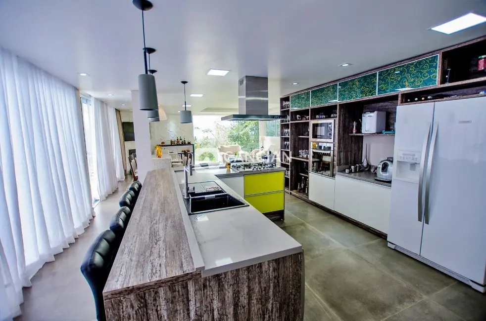 Casa com 3 quartos à venda, 230m2 em Centro, Itaara - RS - imagem 6 Foto 6 de Casa com 3 quartos à venda, 230m2 em Centro, Itaara - RS