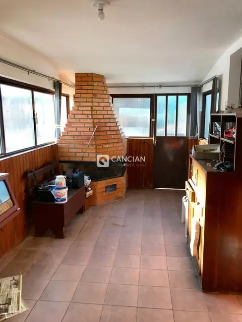Casa com 5 quartos à venda, 203m2 em Centro, Santa Maria - RS - imagem 9 Foto 9 de Casa com 5 quartos à venda, 203m2 em Centro, Santa Maria - RS