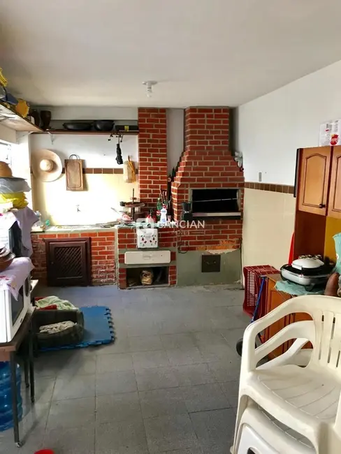 Casa com 5 quartos à venda, 203m2 em Centro, Santa Maria - RS - imagem 8 Foto 8 de Casa com 5 quartos à venda, 203m2 em Centro, Santa Maria - RS