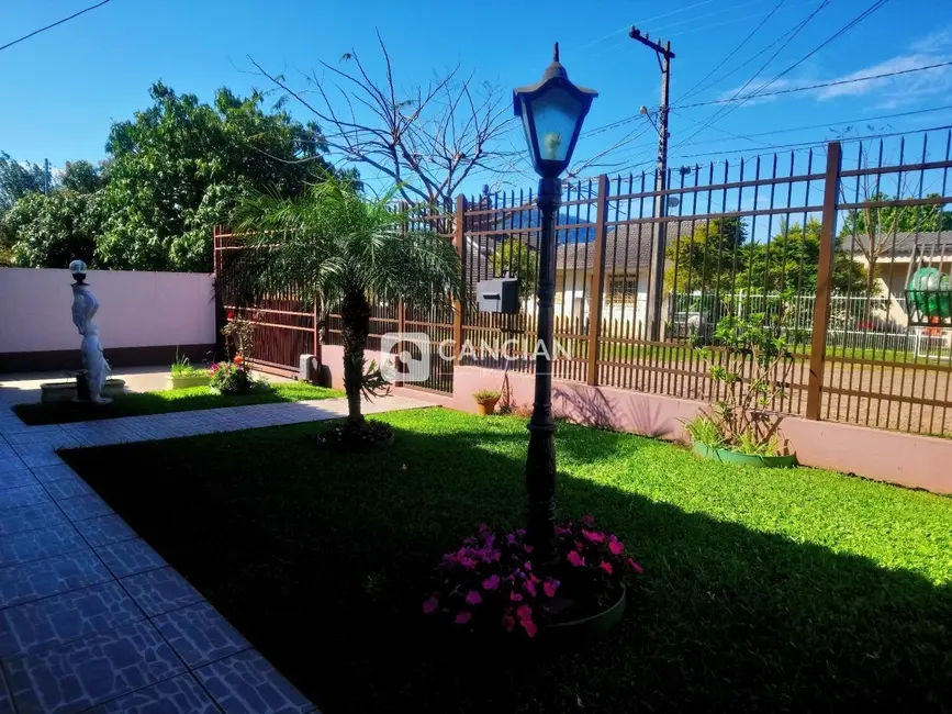 Casa com 2 quartos à venda, 175m2 em Pé de Plátano, Santa Maria - RS - imagem 3 Foto 3 de Casa com 2 quartos à venda, 175m2 em Pé de Plátano, Santa Maria - RS