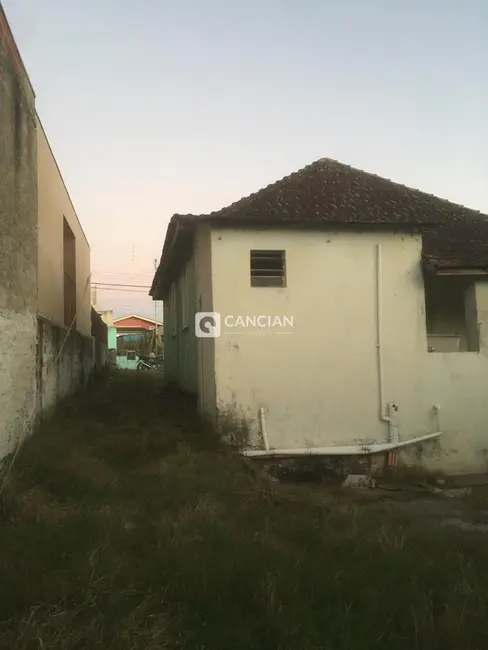 Foto 1 de Terreno / Lote à venda, 396m2 em Itararé, Santa Maria - RS