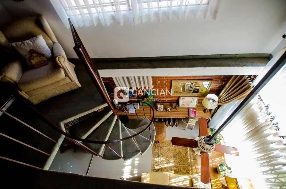 Casa com 5 quartos à venda, 700m2 em Nossa Senhora de Lourdes, Santa Maria - RS - imagem 6 Foto 6 de Casa com 5 quartos à venda, 700m2 em Nossa Senhora de Lourdes, Santa Maria - RS