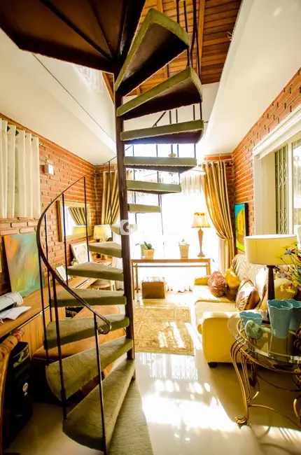 Casa com 5 quartos à venda, 700m2 em Nossa Senhora de Lourdes, Santa Maria - RS - imagem 5 Foto 5 de Casa com 5 quartos à venda, 700m2 em Nossa Senhora de Lourdes, Santa Maria - RS