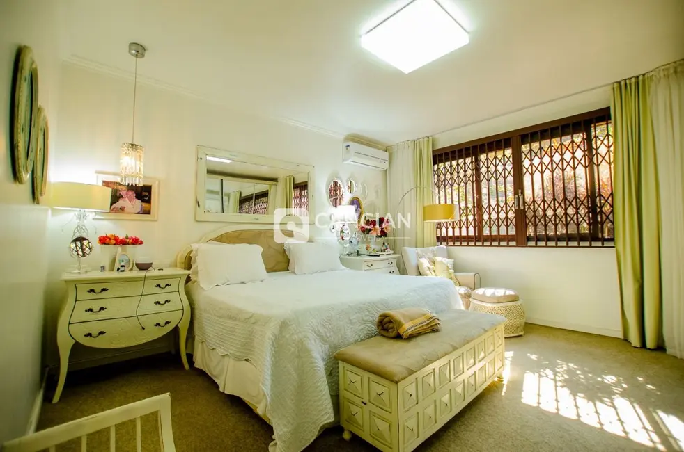 Casa com 5 quartos à venda, 700m2 em Nossa Senhora de Lourdes, Santa Maria - RS - imagem 7 Foto 7 de Casa com 5 quartos à venda, 700m2 em Nossa Senhora de Lourdes, Santa Maria - RS