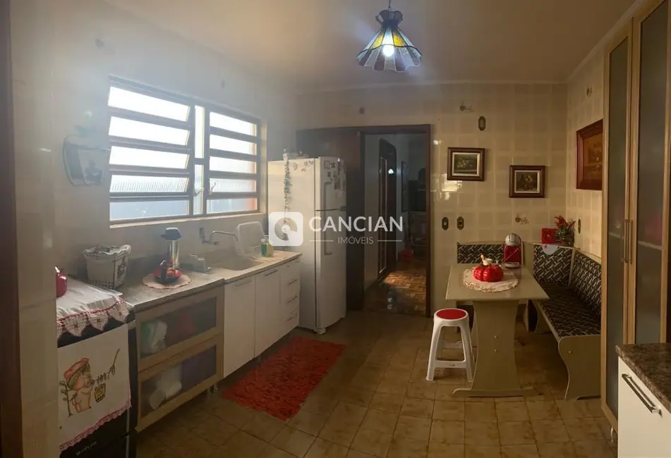 Casa com 4 quartos à venda, 230m2 em Duque de Caxias, Santa Maria - RS - imagem 7 Foto 7 de Casa com 4 quartos à venda, 230m2 em Duque de Caxias, Santa Maria - RS