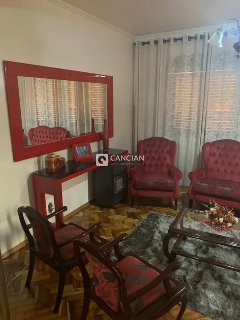 Casa com 4 quartos à venda, 230m2 em Duque de Caxias, Santa Maria - RS - imagem 6 Foto 6 de Casa com 4 quartos à venda, 230m2 em Duque de Caxias, Santa Maria - RS