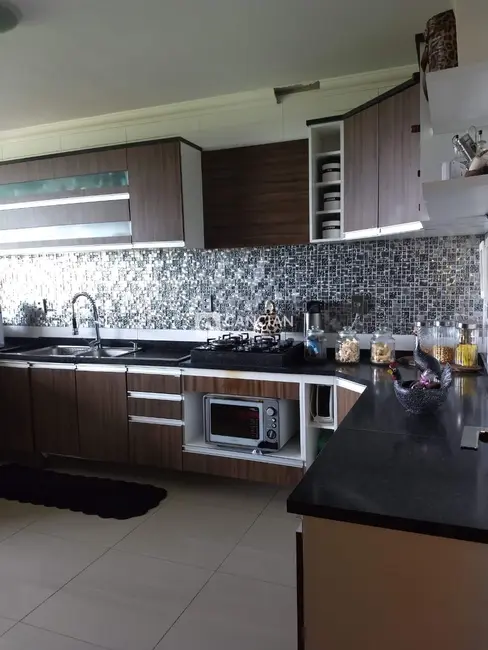 Foto 8 de Casa com 2 quartos à venda, 160m2 em Santa Maria - RS