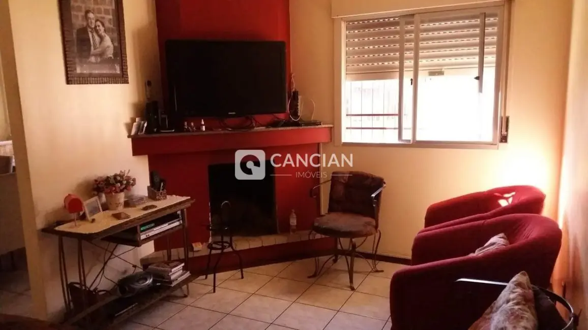 Casa com 3 quartos à venda, 140m2 em Nossa Senhora de Lourdes, Santa Maria - RS - imagem 3 Foto 3 de Casa com 3 quartos à venda, 140m2 em Nossa Senhora de Lourdes, Santa Maria - RS