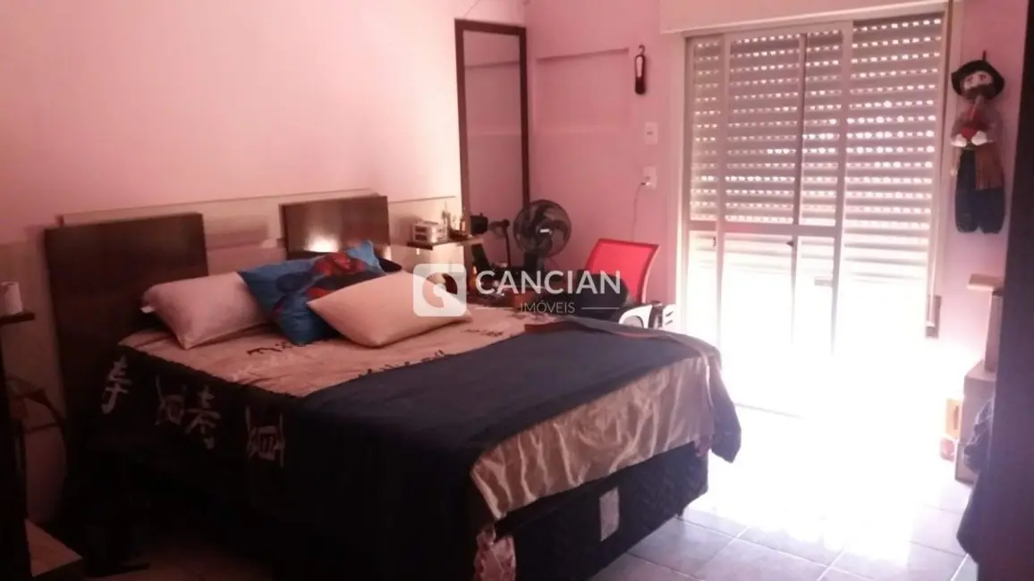 Casa com 3 quartos à venda, 140m2 em Nossa Senhora de Lourdes, Santa Maria - RS - imagem 6 Foto 6 de Casa com 3 quartos à venda, 140m2 em Nossa Senhora de Lourdes, Santa Maria - RS