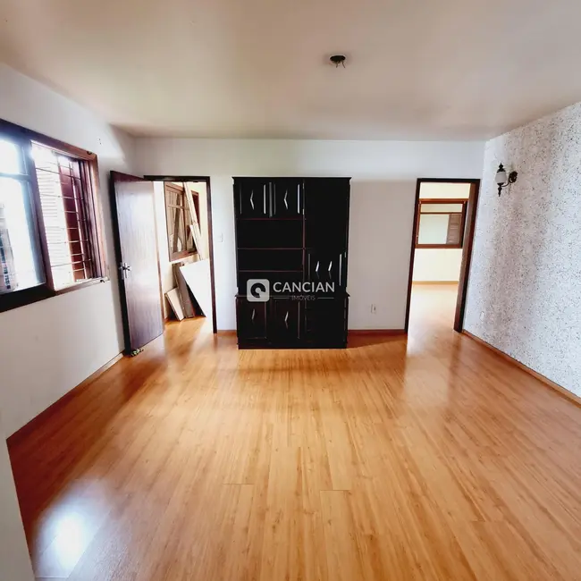 Casa com 3 quartos à venda, 185m2 em Nossa Senhora de Fátima, Santa Maria - RS - imagem 4 Foto 4 de Casa com 3 quartos à venda, 185m2 em Nossa Senhora de Fátima, Santa Maria - RS