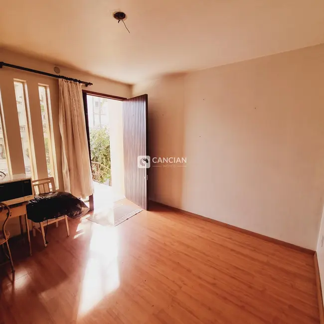 Foto 2 de Casa com 3 quartos à venda, 185m2 em Nossa Senhora de Fátima, Santa Maria - RS