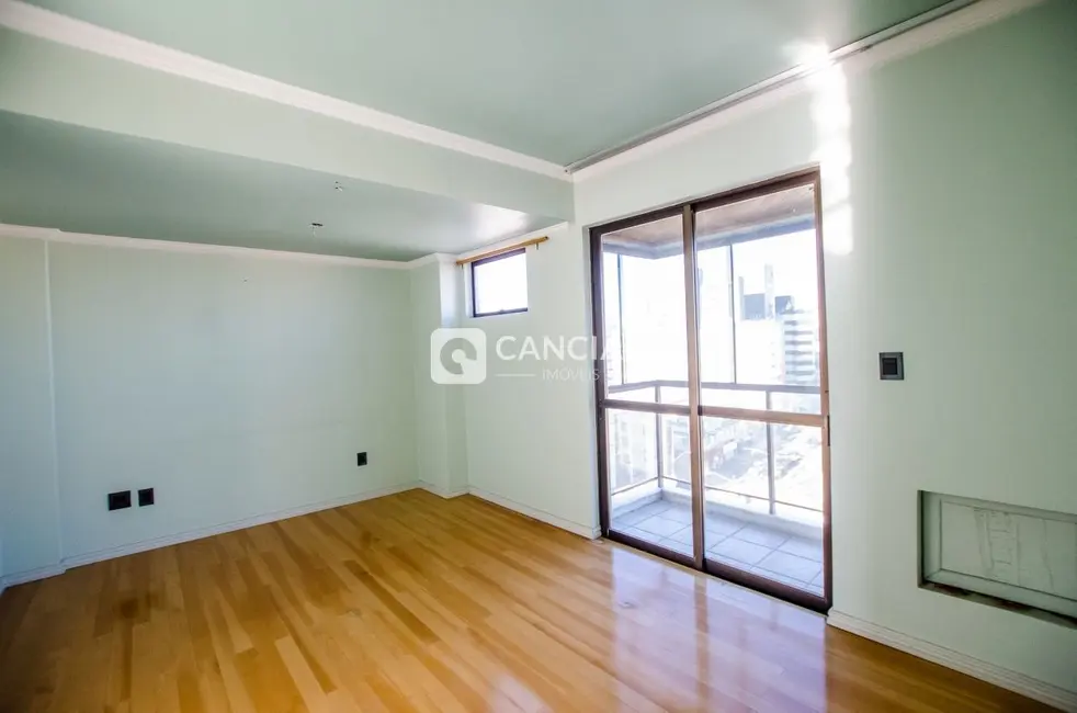 Foto 6 de Apartamento com 4 quartos à venda, 347m2 em Nossa Senhora de Fátima, Santa Maria - RS
