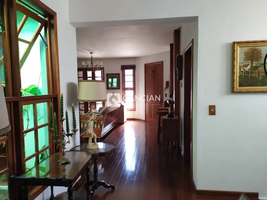 Casa com 3 quartos à venda, 279m2 em Nossa Senhora do Rosário, Santa Maria - RS - imagem 9 Foto 9 de Casa com 3 quartos à venda, 279m2 em Nossa Senhora do Rosário, Santa Maria - RS