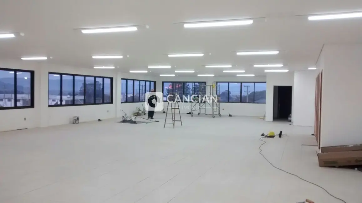 Foto 3 de Sala Comercial para alugar, 300m2 em Camobi, Santa Maria - RS