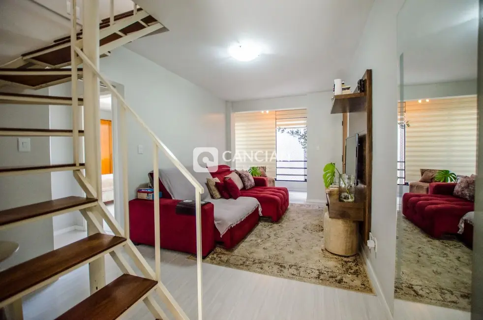 Foto 2 de Cobertura com 4 quartos à venda, 240m2 em Centro, Santa Maria - RS