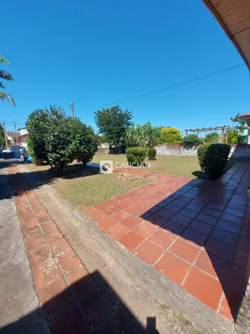 Casa com 3 quartos à venda, 80m2 em Camobi, Santa Maria - RS - imagem 3 Foto 3 de Casa com 3 quartos à venda, 80m2 em Camobi, Santa Maria - RS